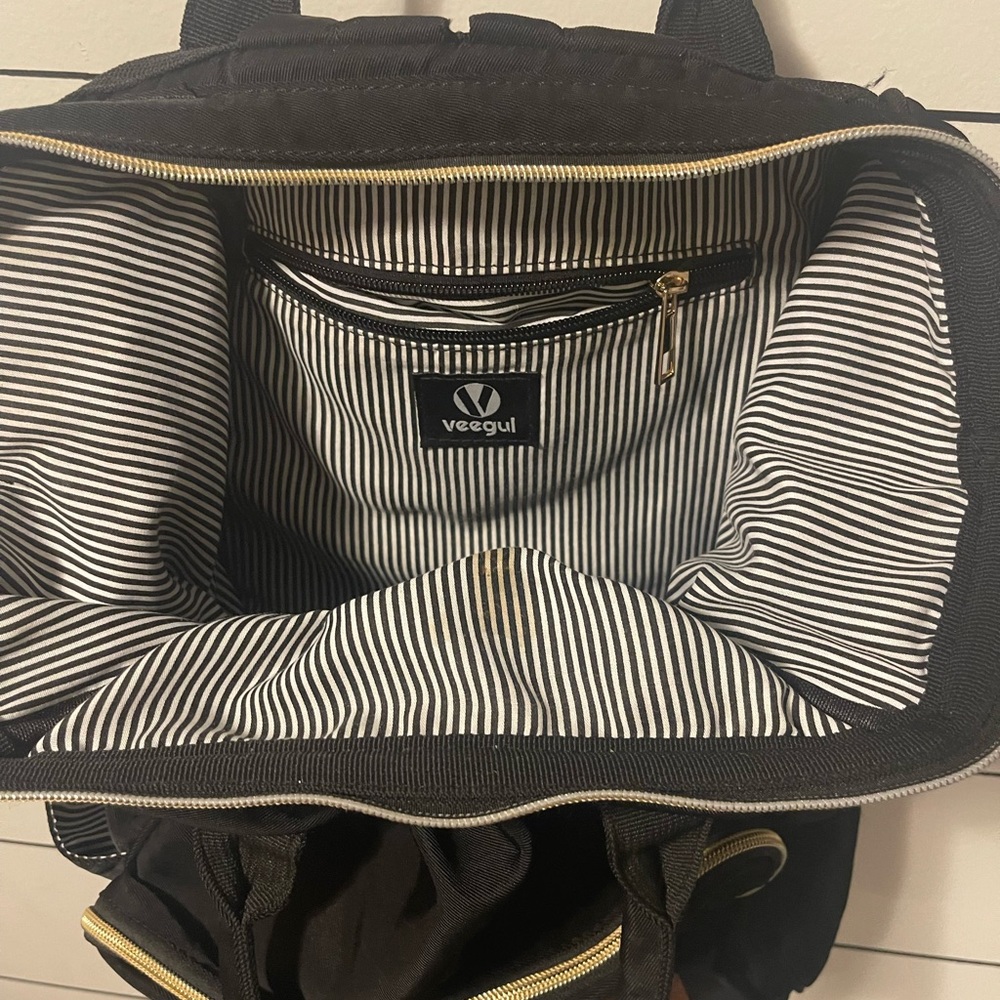 Black backpack - Picture 3 of 3